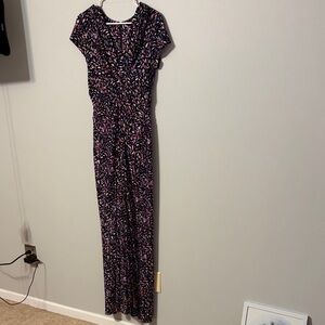 Vince Camuto fabulous print v-neck Jumpsuit with Pink & Blue design.Wide leg.PM